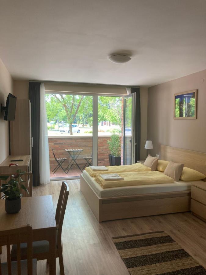 Castellum Apartmanhaz Gyula Εξωτερικό φωτογραφία