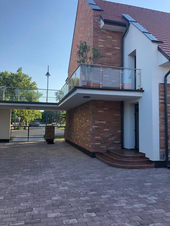 Castellum Apartmanhaz Gyula Εξωτερικό φωτογραφία