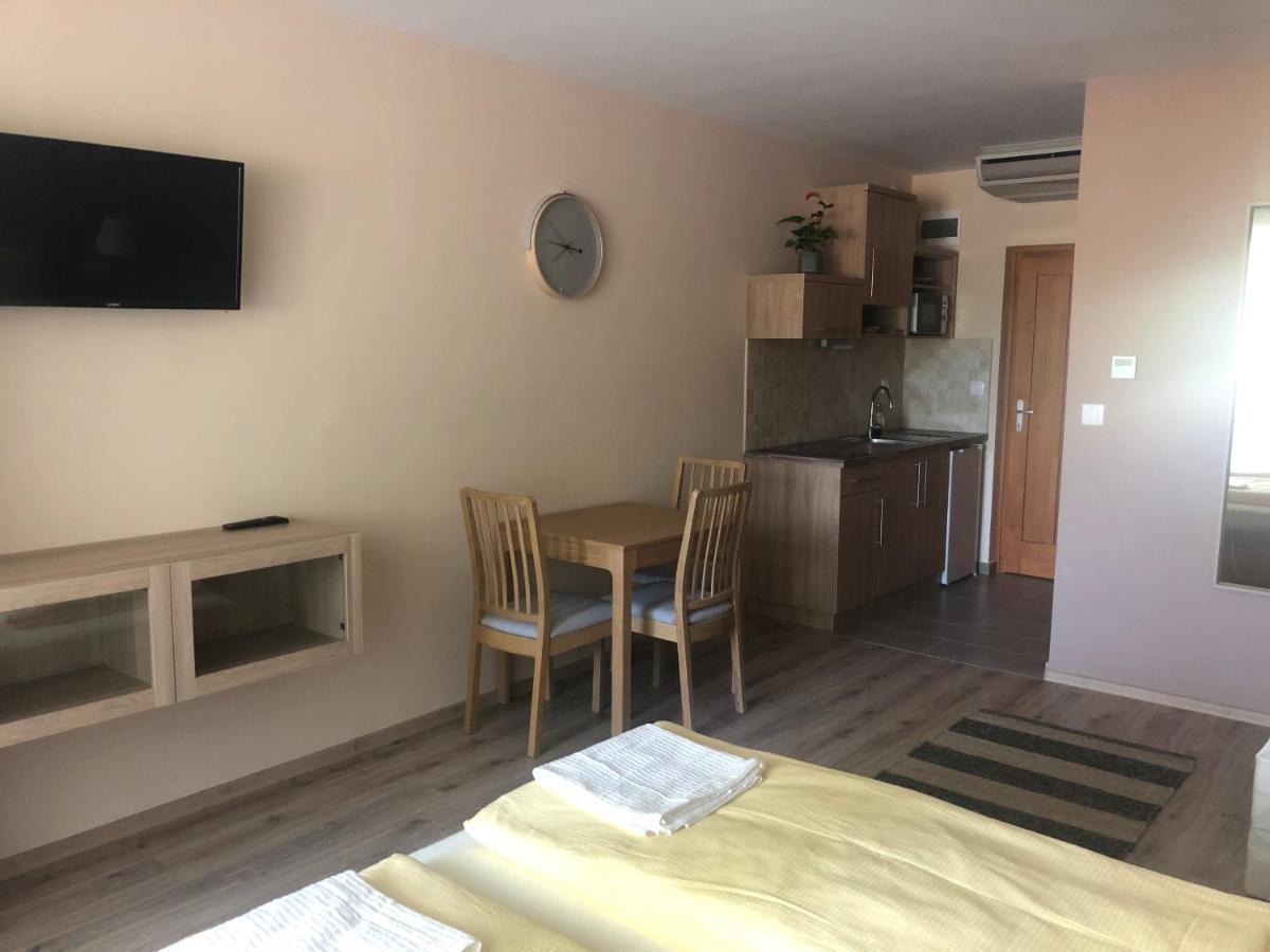 Castellum Apartmanhaz Gyula Εξωτερικό φωτογραφία