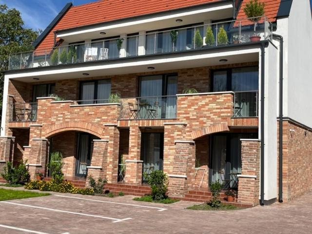 Castellum Apartmanhaz Gyula Εξωτερικό φωτογραφία