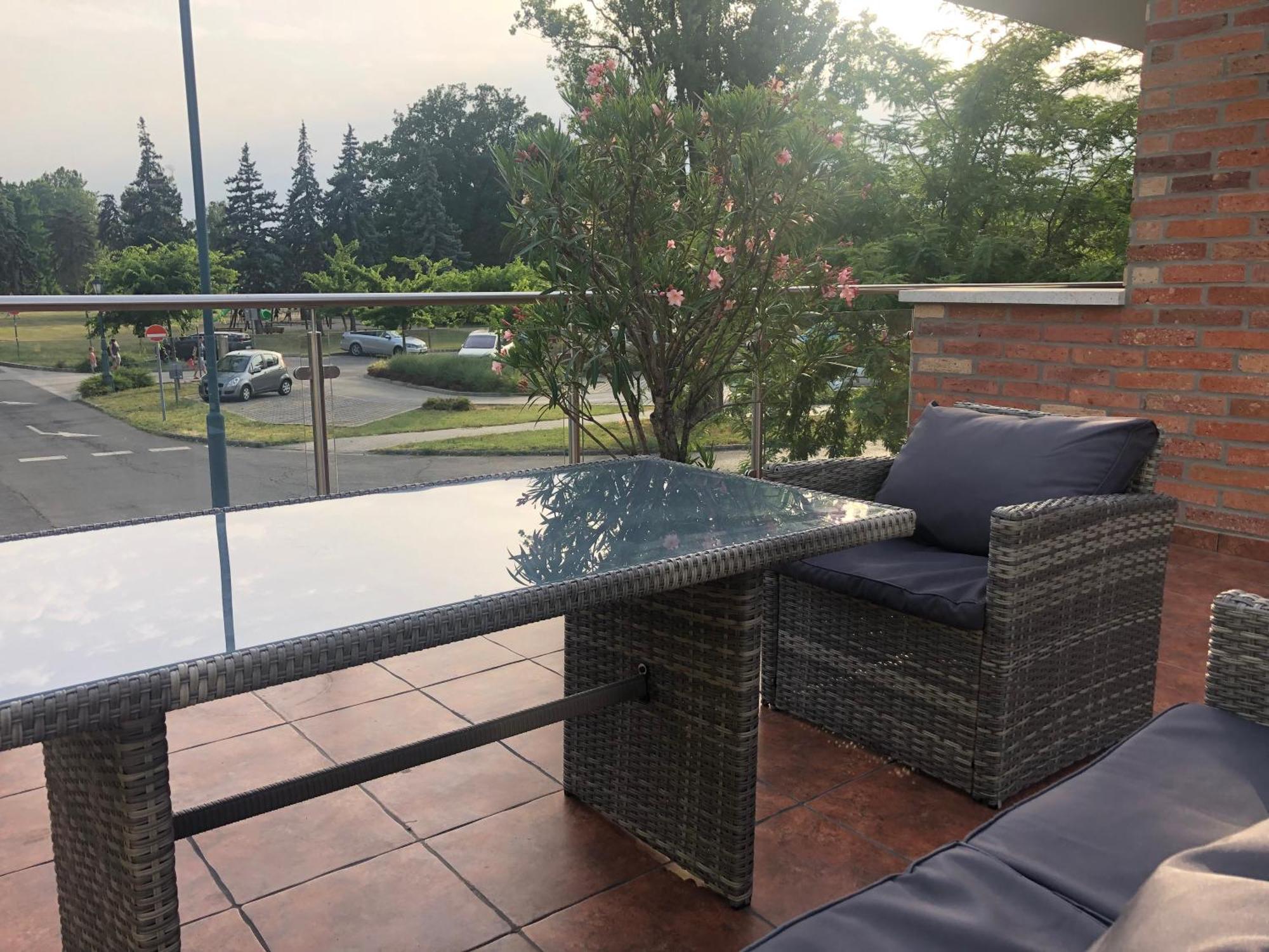 Castellum Apartmanhaz Gyula Εξωτερικό φωτογραφία